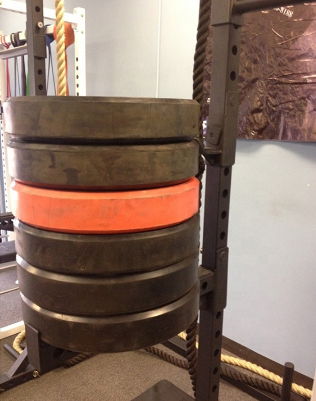 SQUAT RACK - versatile, strong with chin up bar